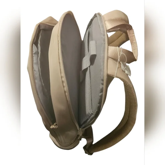 Travelers Backpack. - Picture 4 of 7